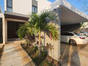 CASA EN PRIVADA CON AMENIDADES EN CHOLUL, MÉRIDA
