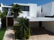 Casa en privada con paneles solares Santa Gertrudis Copó