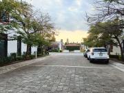 Casa en Privada con Seguridad y Áreas Verdes, 3 Niveles...