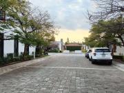 Casa en Privada con Seguridad y Áreas Verdes, 3 Niveles...