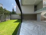 Casa en Privada con Vista Panorámica y amplio jardín en...