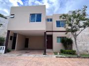 Casa en privada De Montes de Amé