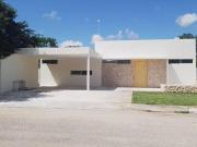 Casa en PRIVADA de un nivel con alberca