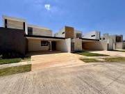 CASA EN PRIVADA EN CHOLUL, YUCATÁN