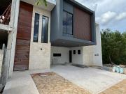 CASA EN PRIVADA EN TEMOZÓN NORTE