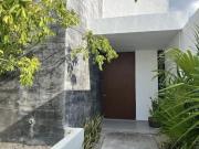 Casa en privada exclusiva con amenidades, en venta
