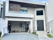 Casa en Privada Granadas en zona de El Uro