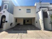 Casa en Privada La Rioja La Campiña, 3 recámaras, estudio