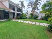 Casa En Privada Lomas de Cortes Doble Terreno