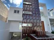 Casa en privada Misión Conca de 5 recámaras una en...