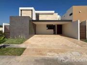 Casa en Privada Parque Natura Cholul con 4 RECAMARAS Y...