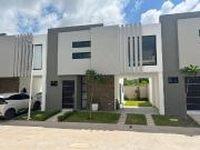Casa en Privada Rincón RENTA O VENTA sector Los Mezcales