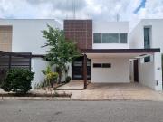 Casa en privada torremolinos, Altabrisa, Mérida Yuc