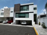 Casa en privada zona centro sur