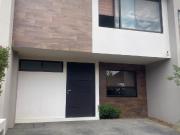 Casa en privado cerca Uvaq, 3 recamaras