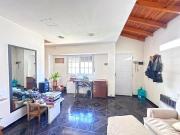 CASA EN PROPIEDAD HORIZONTAL DE 3 AMBIENTES CON JARDIN...