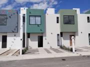 Casa en Pueblito Colonial. Querétaro. Funcional