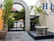 CASA EN PUERTA DE HIERRO EN VENTA