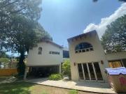 Casa en Puerta de Hierro en Venta de Lujo Zona Dorada...