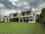 Casa en Puerto Roldan