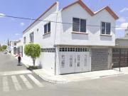 !CASA EN QUERETARO, MUY AMPLIA, ACABADOS DE LUJO,...