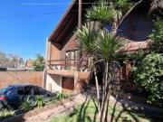 Casa en Ranelagh 4 ambientes estilo cabaña con parque y...