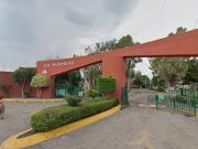 CASA EN RECUPERACIÓN BANCARIA EN CALLE ALAMOS, COND. LOS...