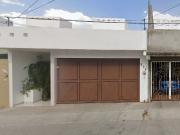 Casa En Remate Con Diseño Atractivo Y Ubicación...