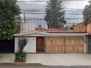 Casa en remate con excelente conexión a la ciudad. C....