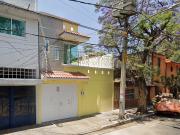 Casa en remate en barrio tranquilo a precio competitivo....