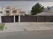 CASA EN REMATE EN FRACC. JARDINES DE JURIQUILLA QUERETARO