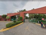 Casa en Remate en Los Portales, F 382