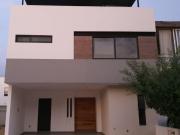 CASA EN REMATE EN VALLE IMPERIAL ZAPOPAN