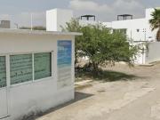 CASA EN REMATE EXCELENTE UBICASION MUY CER DE SIX FLAGS...