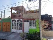 CASA EN REMATE UBICADA EN HACIENDA SANTA FE, TLAJOMULCO,...