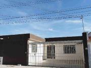 CASA EN RENTA $14,300 DE UNA PLANTA, 2 RECAMARAS,...