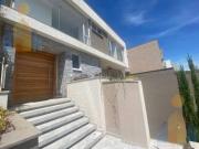 Casa en renta 1600 o venta 360mil en Urb. Privada en Cumbayá