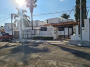 CASA EN RENTA 1 NIVEL EN VILLAS DEL MESÓN JURIQUILLA