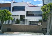 Casa en renta 300 m² – Urbanización cerca Colegio Alemán...