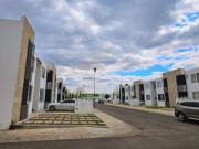 Casa en renta, 3 habitaciones, en Circuito Merlot, una...