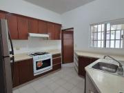 CASA EN RENTA, 3 REC?MARAS, 3 BA?OS COMPLETOS, CALLE LOL...