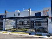 Casa en RENTA 3 recámaras amplias en Residencial Santa...