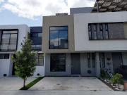 casa en renta 3 recámaras con roof garden y panel solar...