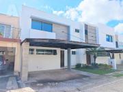 Casa en Renta, 3 Recámaras, Piscina, Cuarto Servicio,...