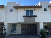 CASA EN RENTA 3 RECAMARAS PROLONGACIÓN MARIANO OTERO