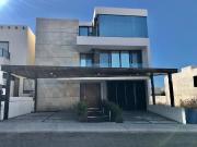 CASA EN RENTA 4 RECAMARAS LOMAS DE JURIQUILLA QUERETARO...