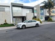 Casa en Renta, a pie de calle en residencial el Refugio...