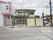 Casa en Renta a unas cuadras del Hospital Regional de 3...