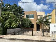 Casa en renta al norte de Mérida dentro de Privada en...