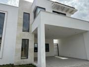 Casa en Renta al Norte en Fracc Cerrado a Estrenar